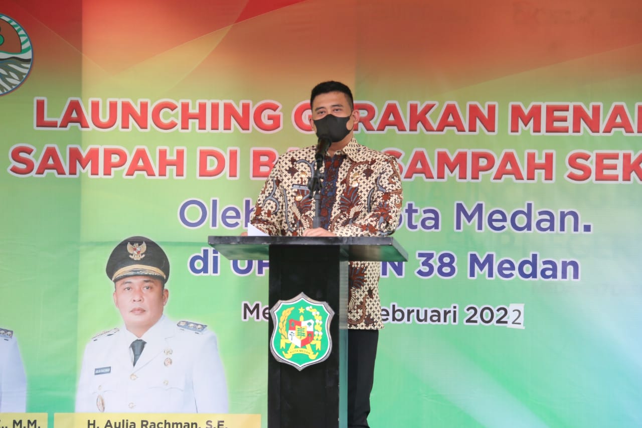 Launching Gerakan Menabung Sampah Di Bank Sampah Sekolah, Bobby Nasution Berharap Memberikan Edukasi Bagi Masyarakat Untuk Peduli Lingkungan Sejak Usia Dini