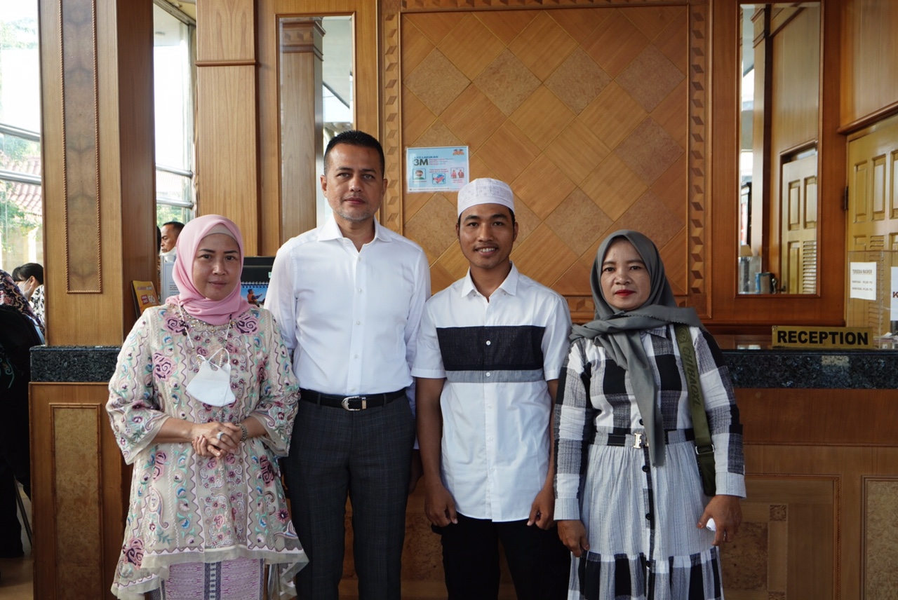 Temui Musa Rajekshah di Labuhanbatu, Pedagang Raja Kacang : Kata Teman-teman Ayah Saya Datang!