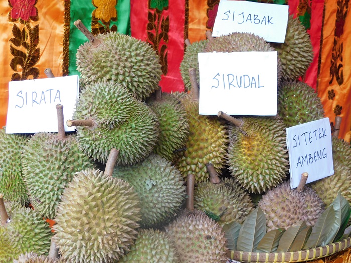 Nama- nama Durian Dipamerkan di Pekan Raya Durian Tambangan, Dari Si Buaya Darat sampai Si meong