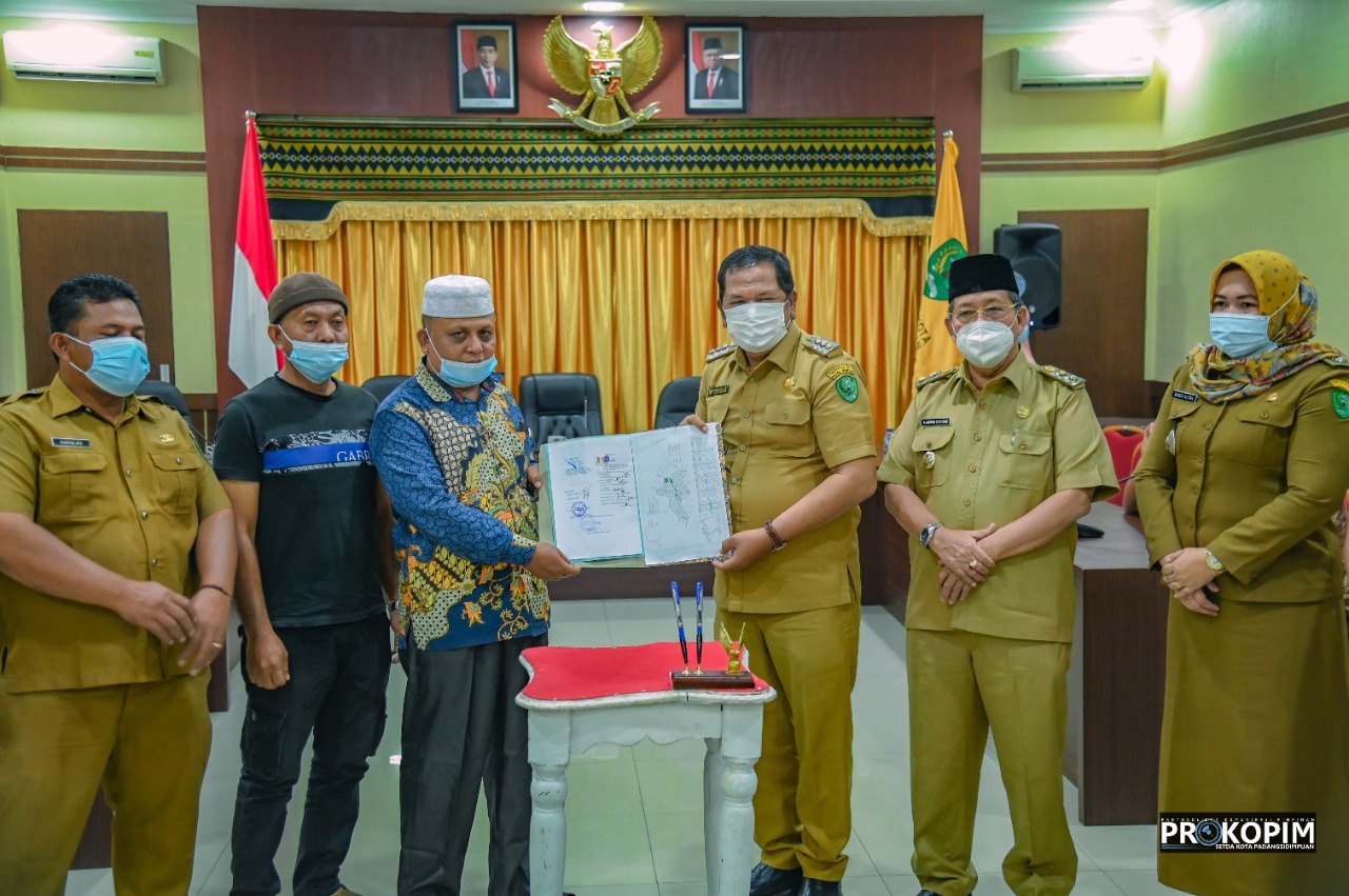 Pemerintah Kota Padang Sidempuan menerima hibah tanah dari warga  Kelurahan Tobat