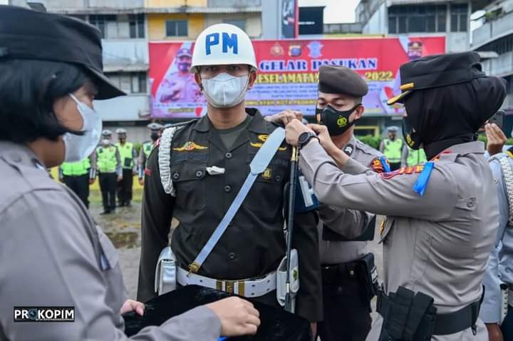 Kapolres Padang Sidempuan AKBP Juliani Prihartini pimpin apel gelar pasukan 