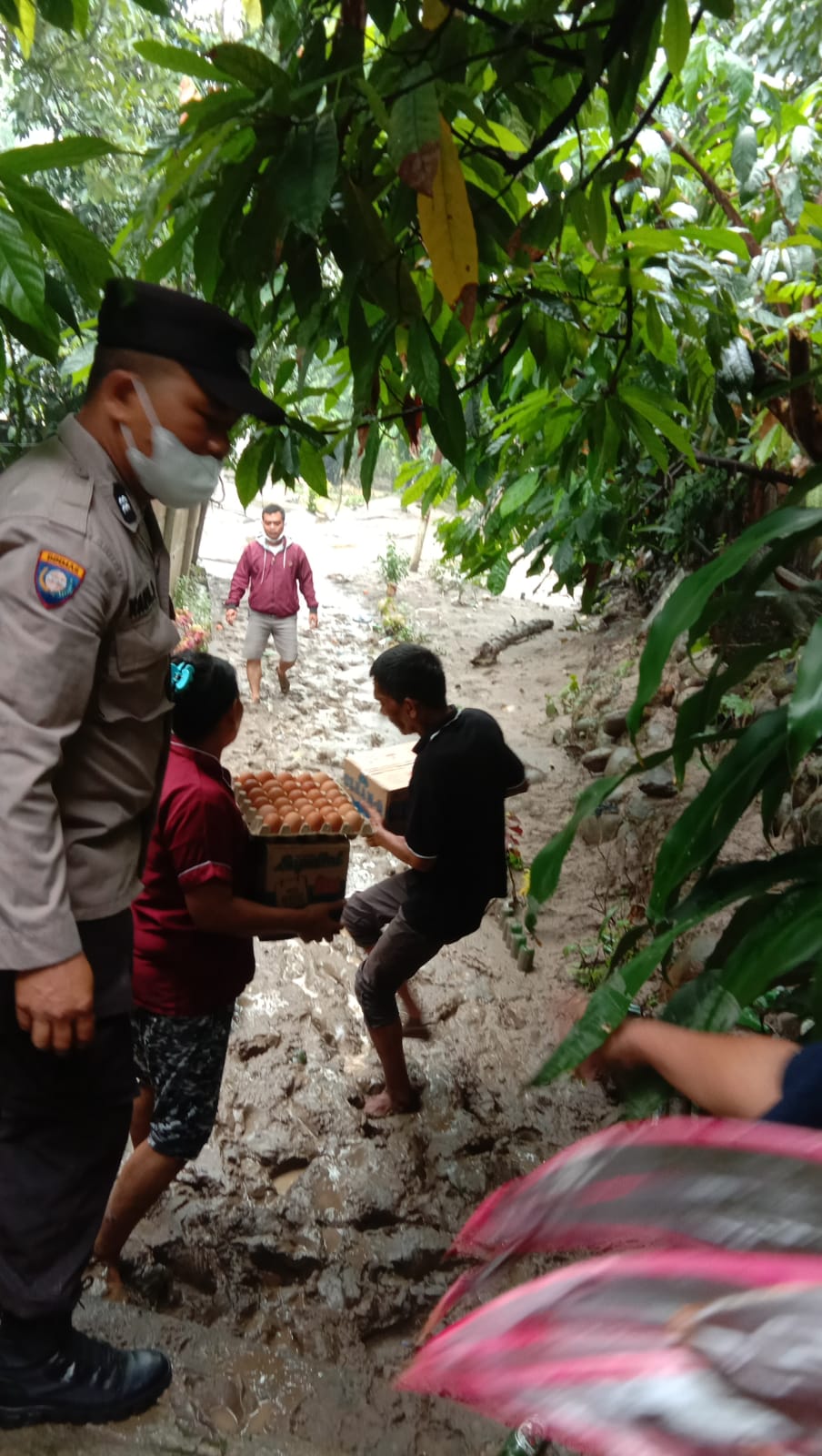 Polsek Medan Kota Kembali Salurkan Bantuan Untuk Korban Banjir
