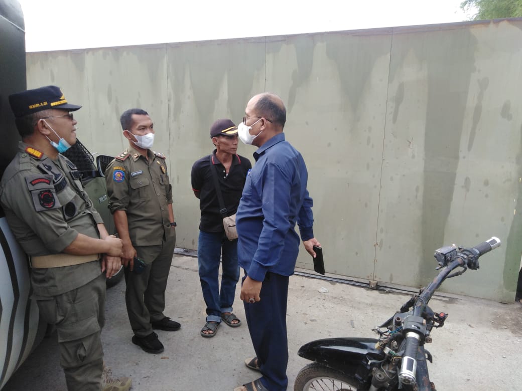 Dapat Laporan Dari Warga Soal Abu Pabrik, Satpol PP Sergai Datangi PT. BASJ