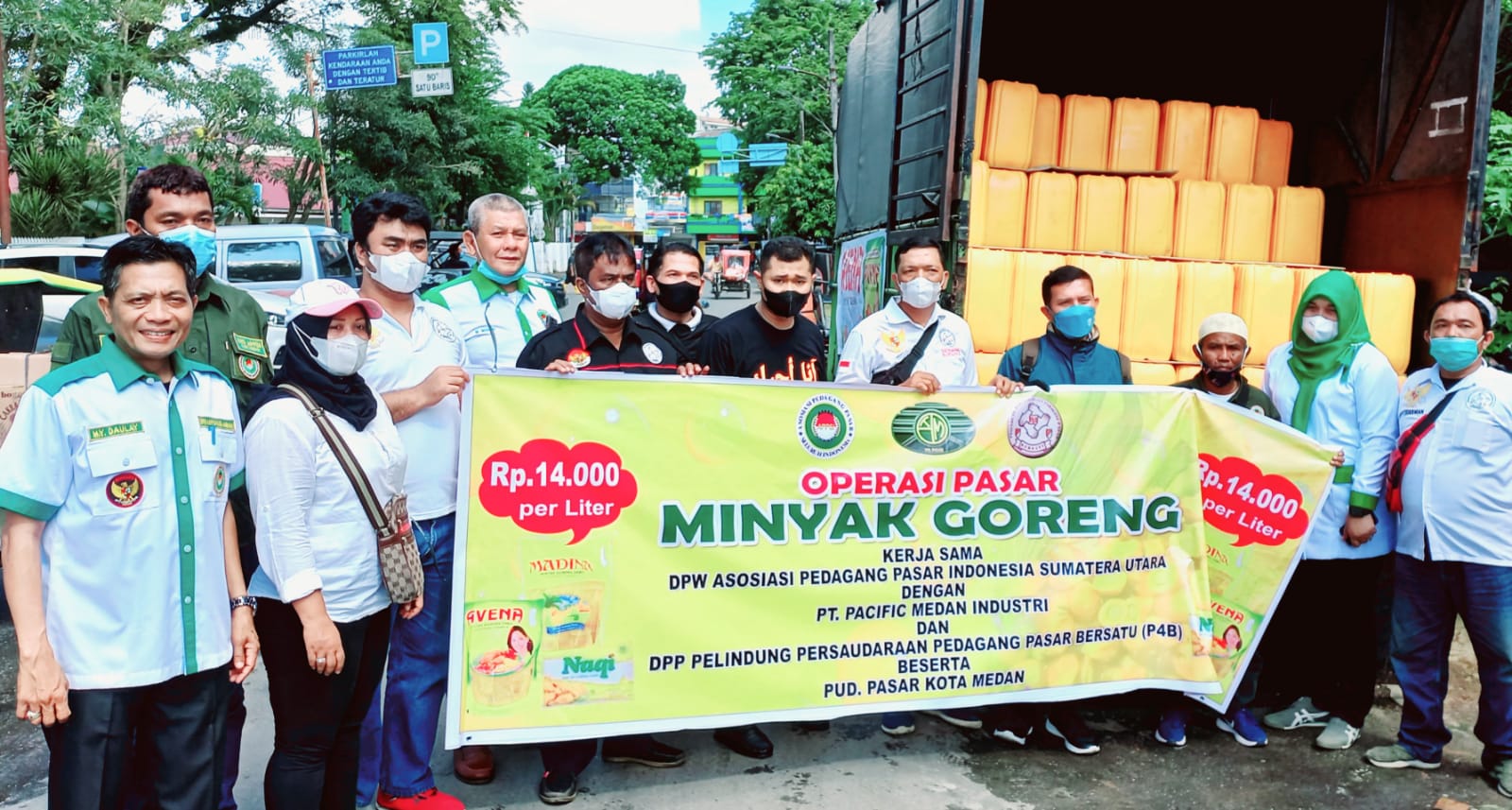 Bantu Atasi Kelangkaan, APPSI Sumut dan PUD Pasar Medan Gelar Operasi Pasar Minyak Goreng