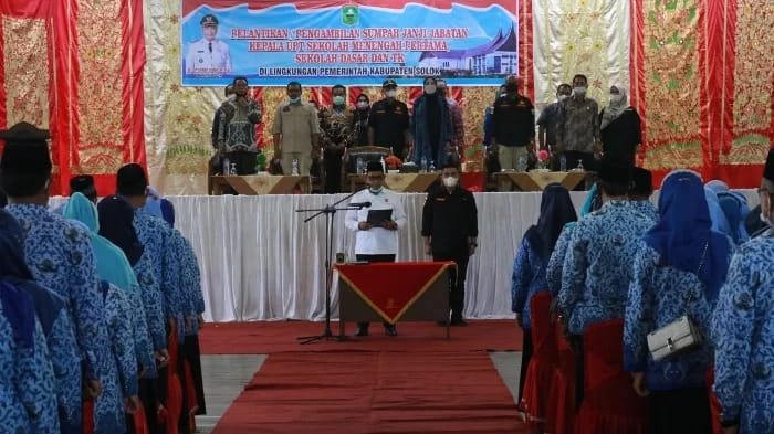 Bupati Solok Lantik 423 UPT di Lingkup Pemkab Solok, 67 Diantaranya Kepala UPT SMP,  348  Kepala UPT SD dan 8 Kepala UPT TK