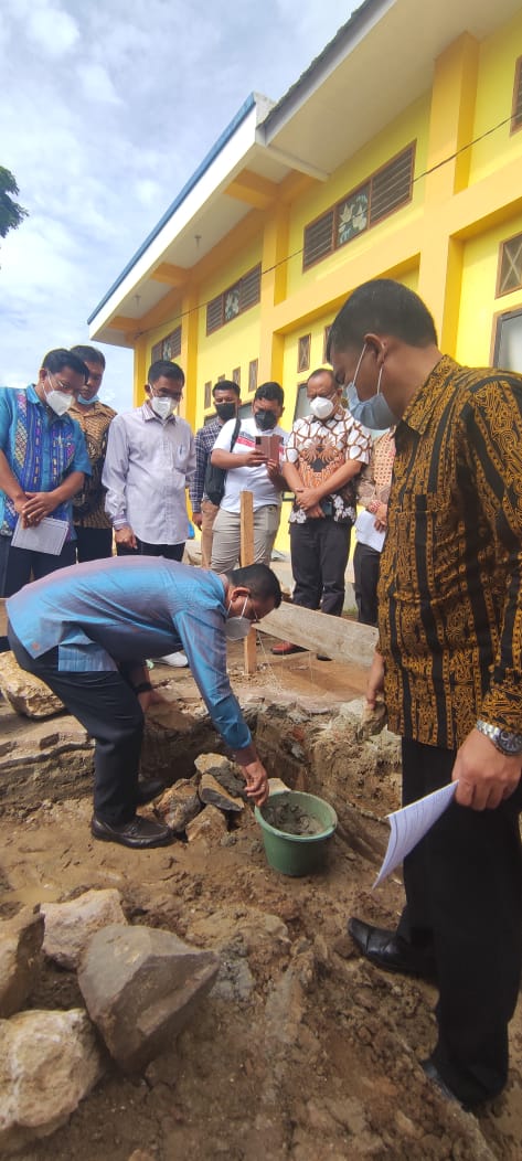 Bupati Toba Hadiri Peletakan Batu Ojahan Pembangunan Gedung Sekolah Minggu HKBP Sintong Marnipi Toruan Resor Laguboti