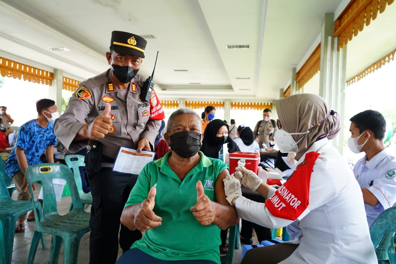Polres T.Tinggi Dan Poldasu Gelar Vaksinasi Massal