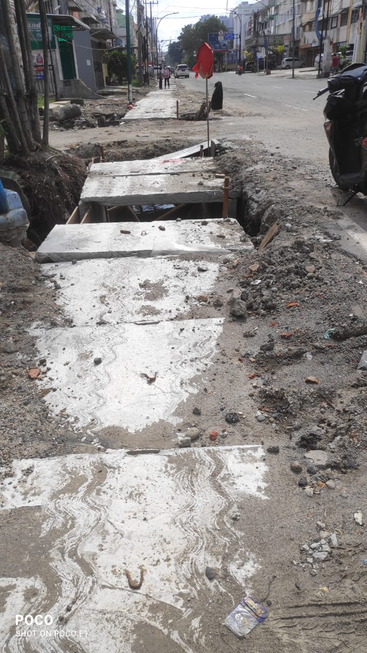 Koloborasi Ormas, Mahasiswa dan LSM Sumut Pertanyakan Pemasangan U Ditch di Medan Diduga Asal-asalan
