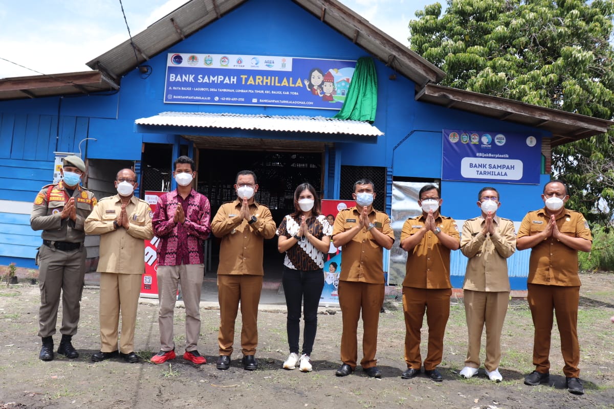 Menuju Toba Bersih, Bupati Toba Resmikan Bank Sampah Tarhilala