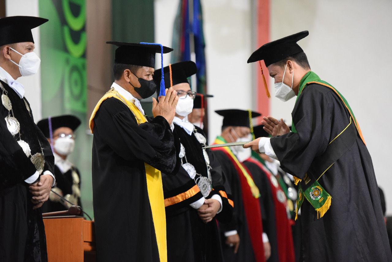Rektor USU Lantik 3.335 Wisudawan Periode 2021/2022