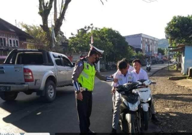 Peduli Keselamatan Pelajar, Kapos Lantas Polsek Batangtoru Berikan Edukasi Lalulintas