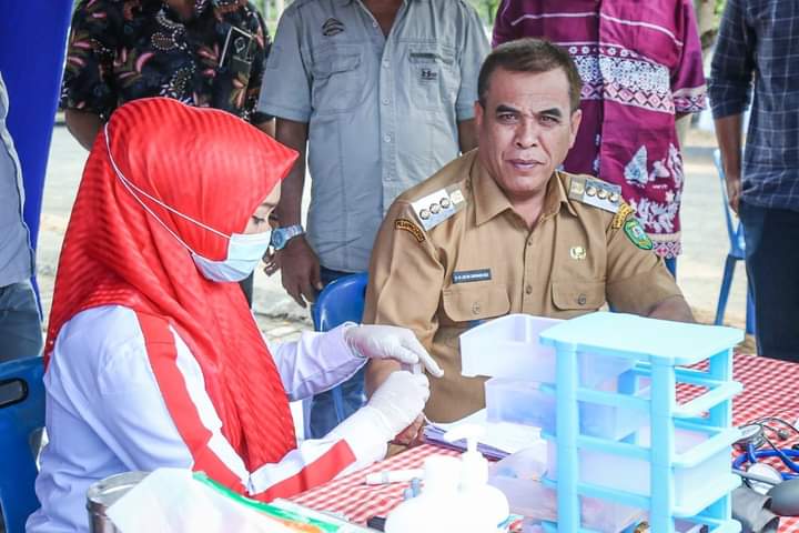 Menyambut HUT ke-23 Kabupaten Madina, Bapak Sukhairi Berpartisipasi Donor Darah