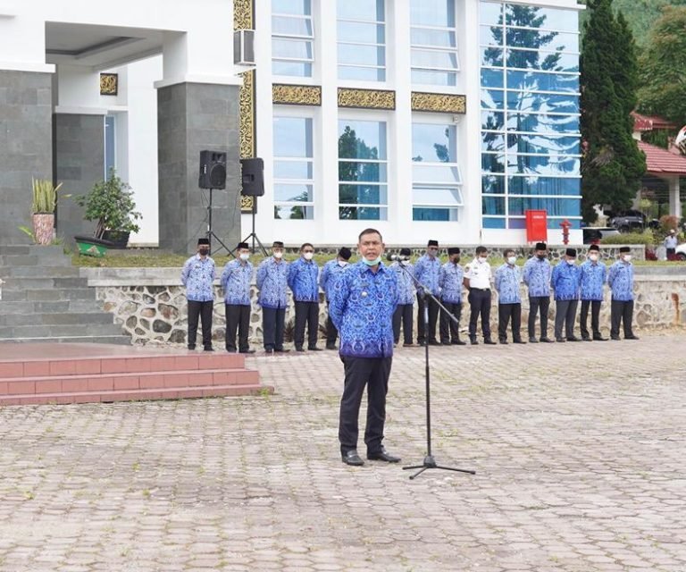Bupati Solok Ajak ASN di Lingkup Pemkab Solok Berikan Pengabdian yang Tulus dan Ikhlas Kepada Masyarakat Luas