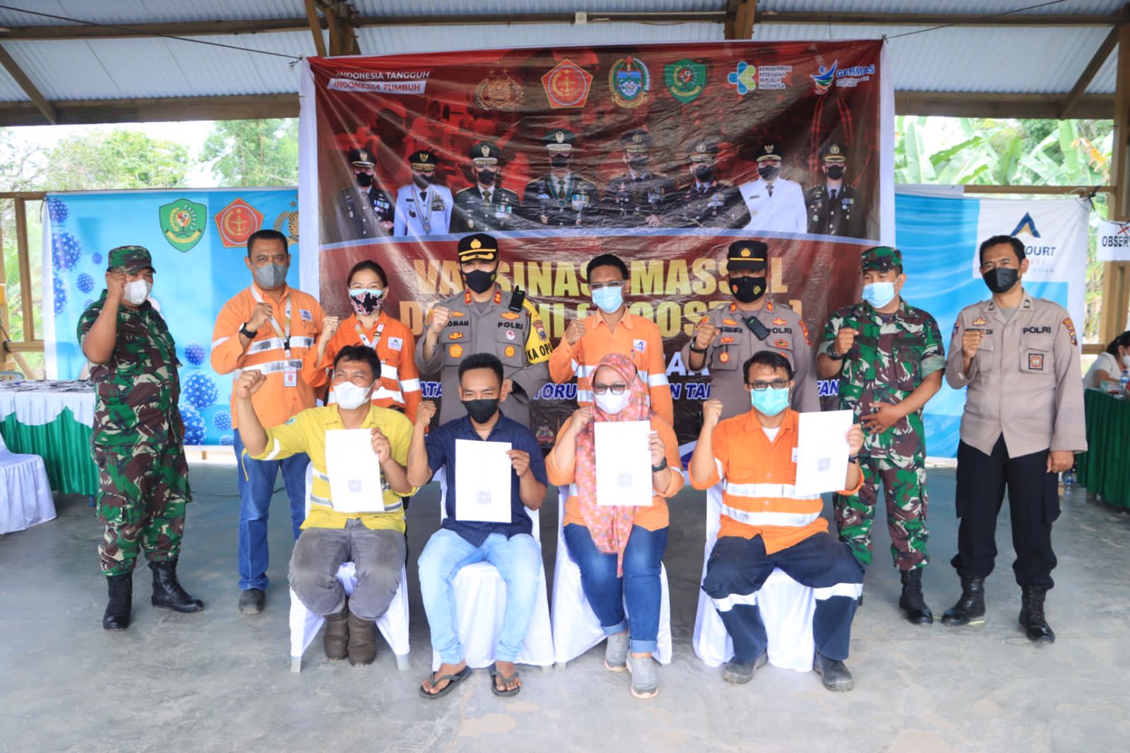 Kapolres Tapsel tinjau vaksinasi karyawan Tambang Emas Martabe