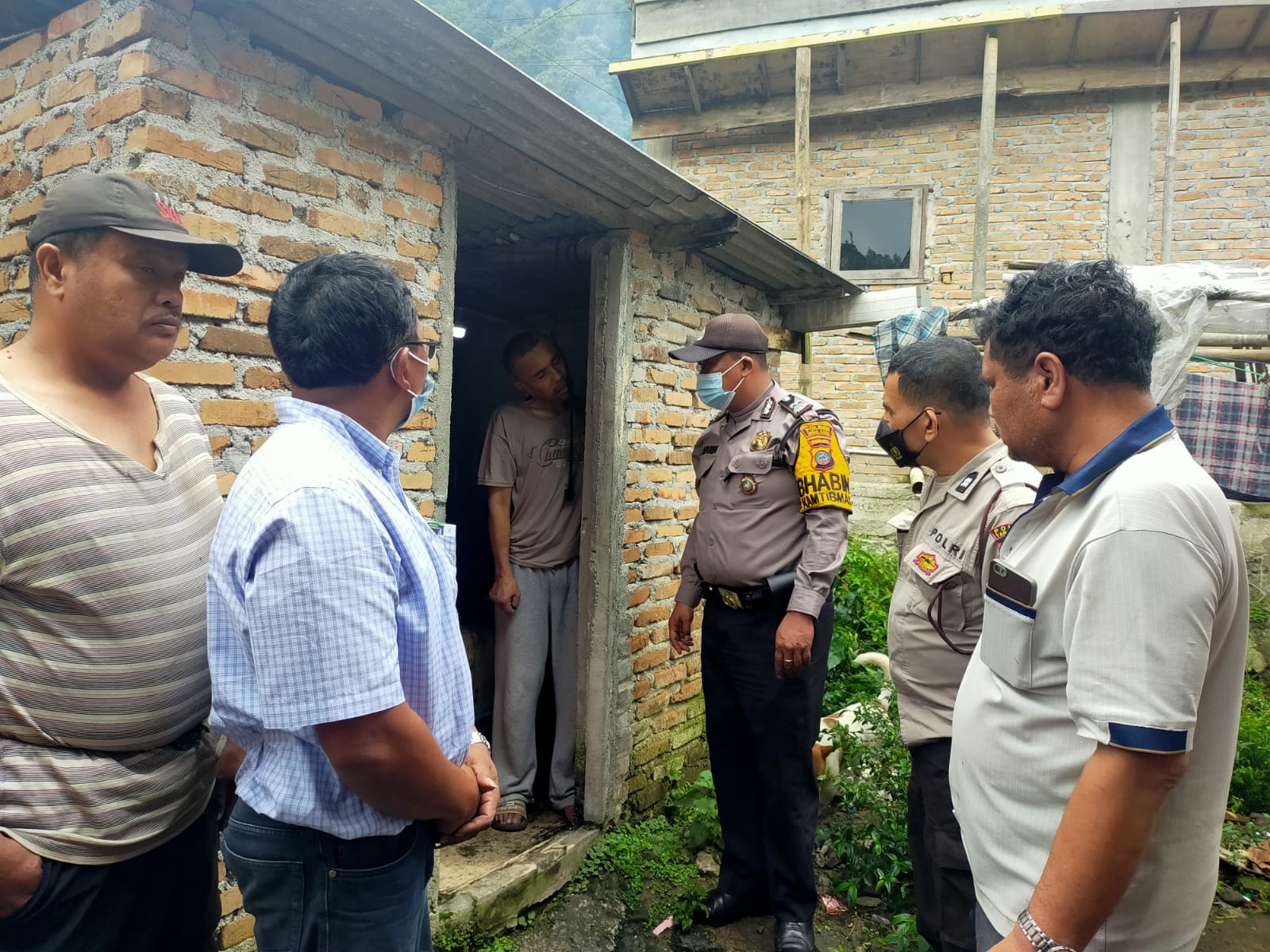 Tidak Tahan Menahan Rasa Sakit Yang Dijalani, Seorang Pria Gantung Diri.