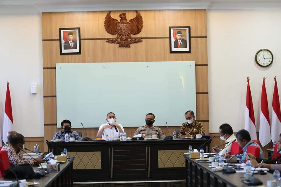 Bupati Pakpak Bharat Pimpin Rapat Forum Komunikasi Pimpinan DaerahÂ 