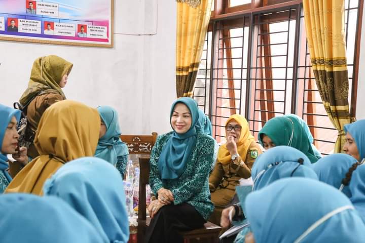 Ketua PKK Madina Minta Kader Posyandu Perhatikan Kesehatan Ibu Hamil dan Balita