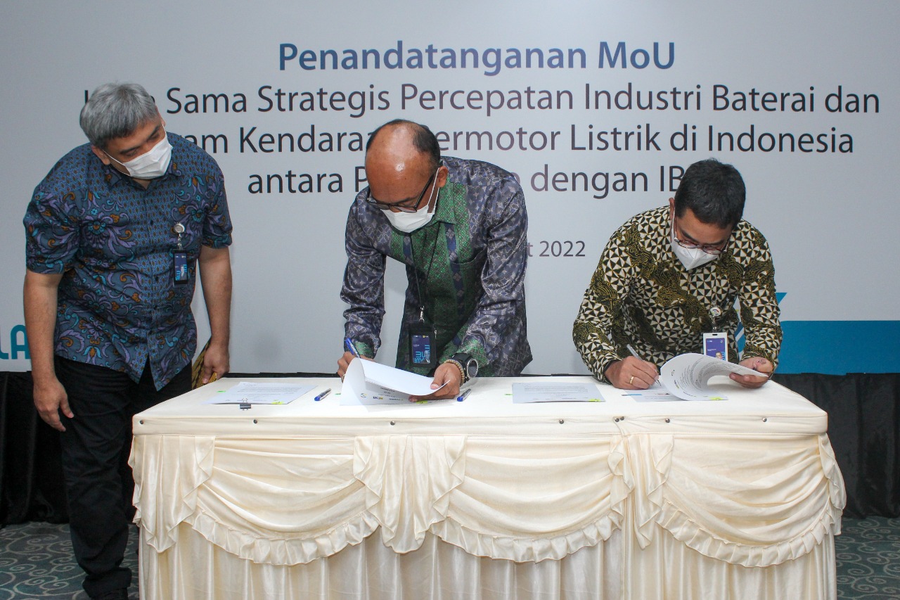 PLN Grup Bersama IBC Mulai Pengembangan Battery Energy Storage System