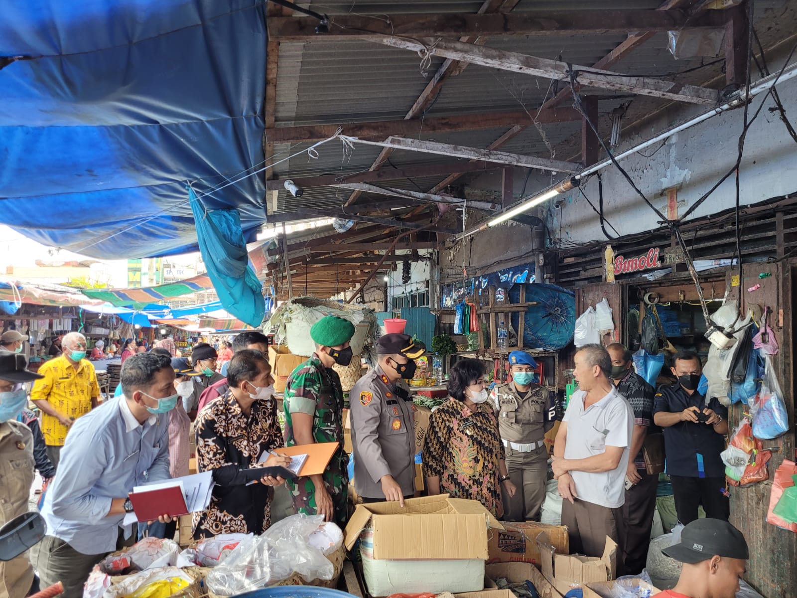 Forkopimda Karo Cek Ketersediaan Minyak Goreng ke Pasar Kabanjahe.