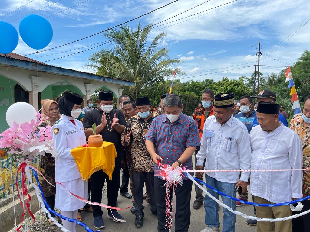 Jalan Diaspal, Warga Desa Nogo Rejo Gelar Syukuran