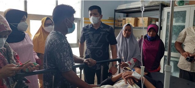 Ketua DPRD madina Tanggung Biaya Perobatan Ibu Di Bacok Anak Kandung, Ini Kronologisnya