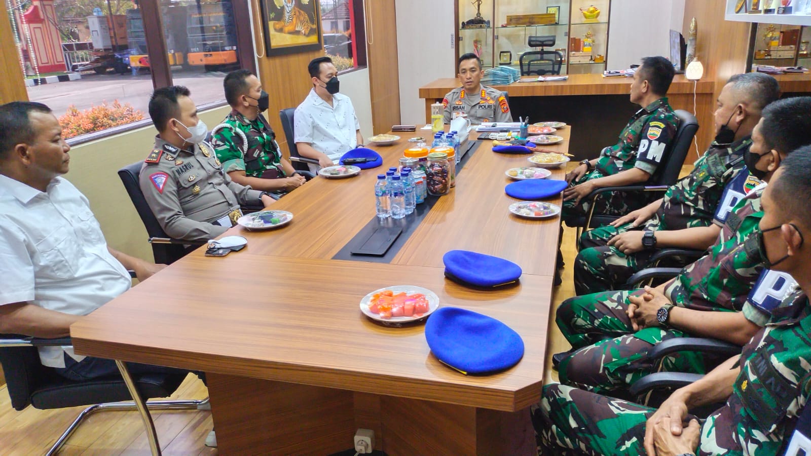 Dandenpom I/1 Pematang Siantar Anjangsana ke Mako Polresta Deli Serdang
