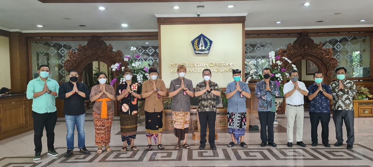 Bupati Toba Targetkan Industri Pariwisata dapat Meningkatkan Perekonomian Masyarakat