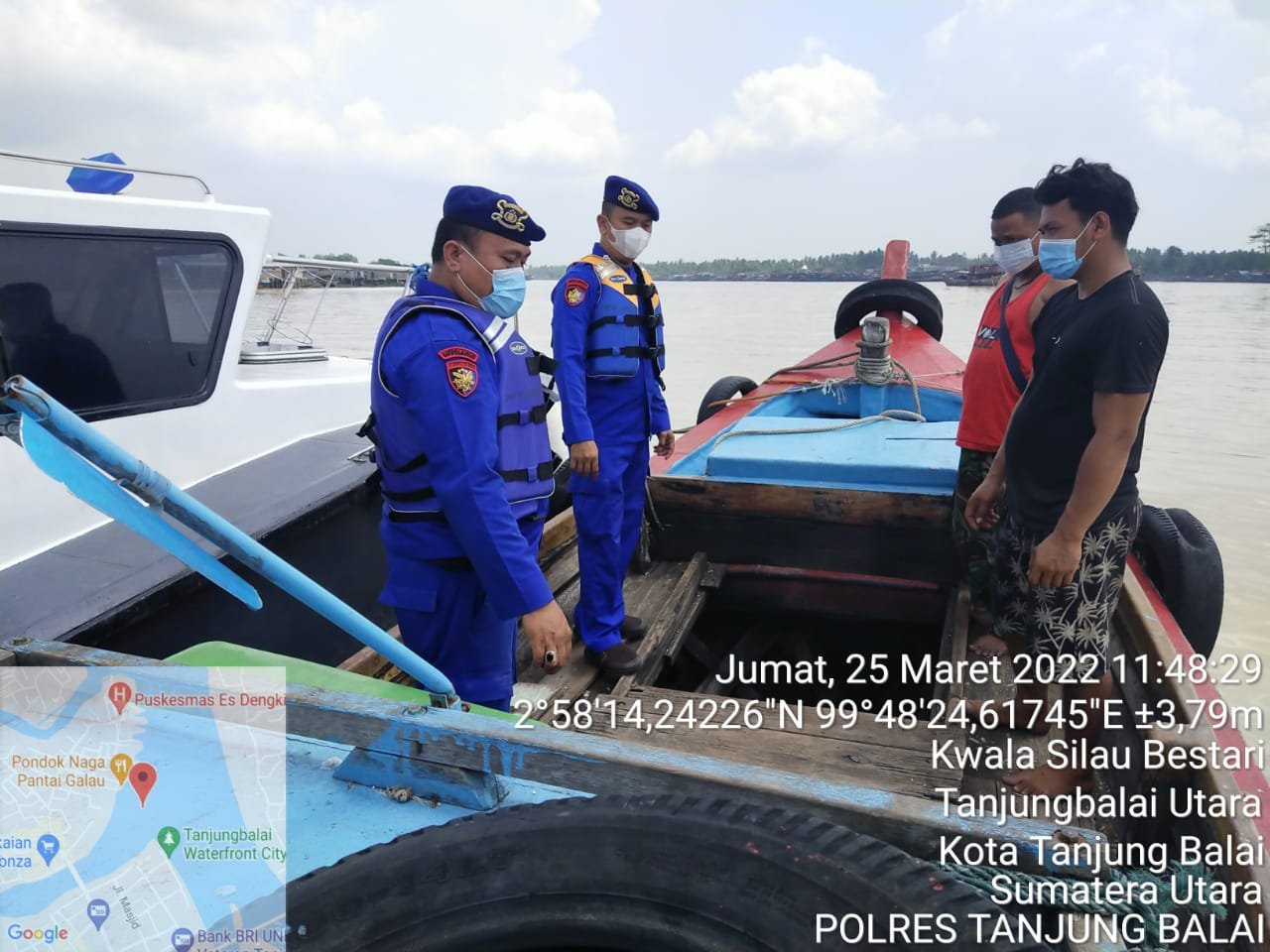 Patroli Regu II Sat Pol Airud Polres Tanjungbalai Hentikan Kapal Tanpa Nama dan Selar, AKP T. Sianturi : Dokumennya Juga Tidak Lengkap