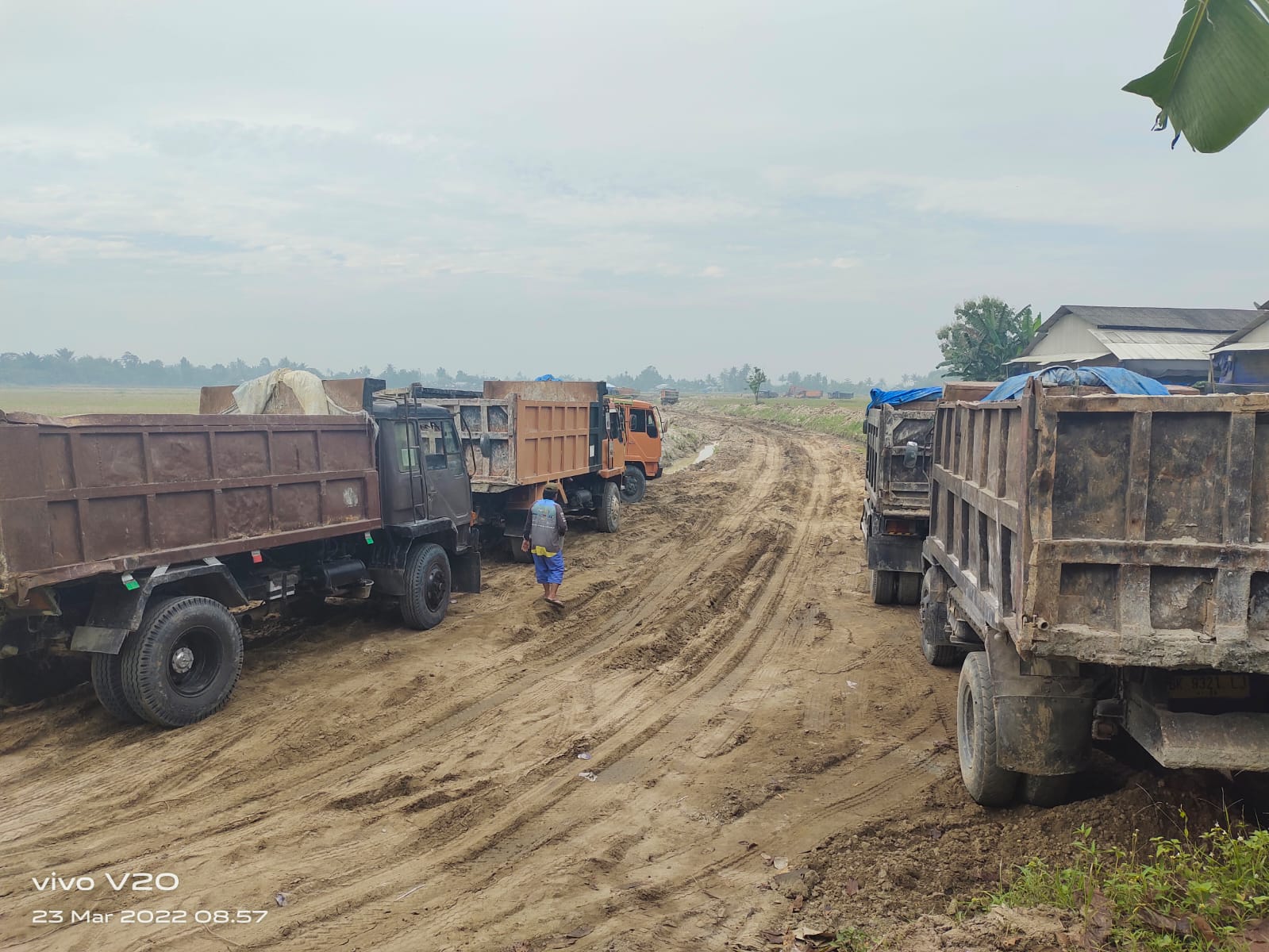 Diduga Sebagai Penyebab Rusaknya Jalan, Muspika Perbaungan Hentikan Aktifitas Galian C di Kelurahan Tualang