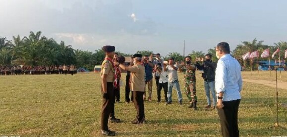 Plt Bupati Palas Buka Perkemahan Iman dan Taqwa