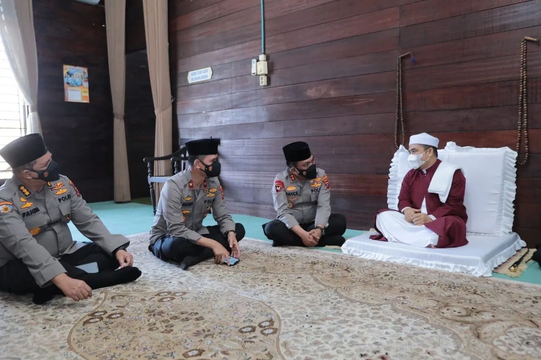 Silaturahmi Ke Tuan Guru Besilam, Kapolda Sumut mohon Doa selalu amanah