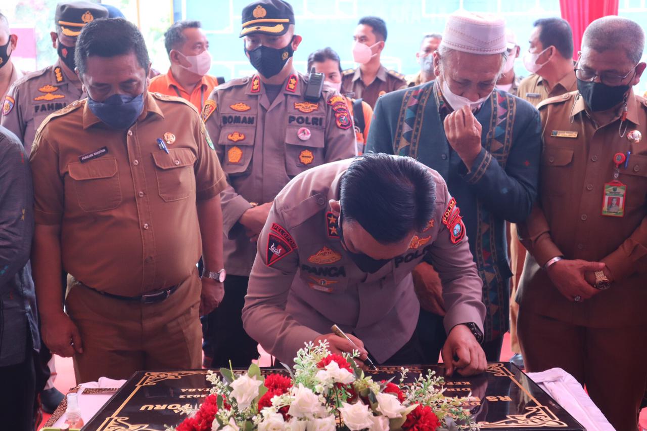 Kapolda Sumut Resmikan RS Bhayangkara Batang Toru ditandai Penandatanganan Batu Prasasti