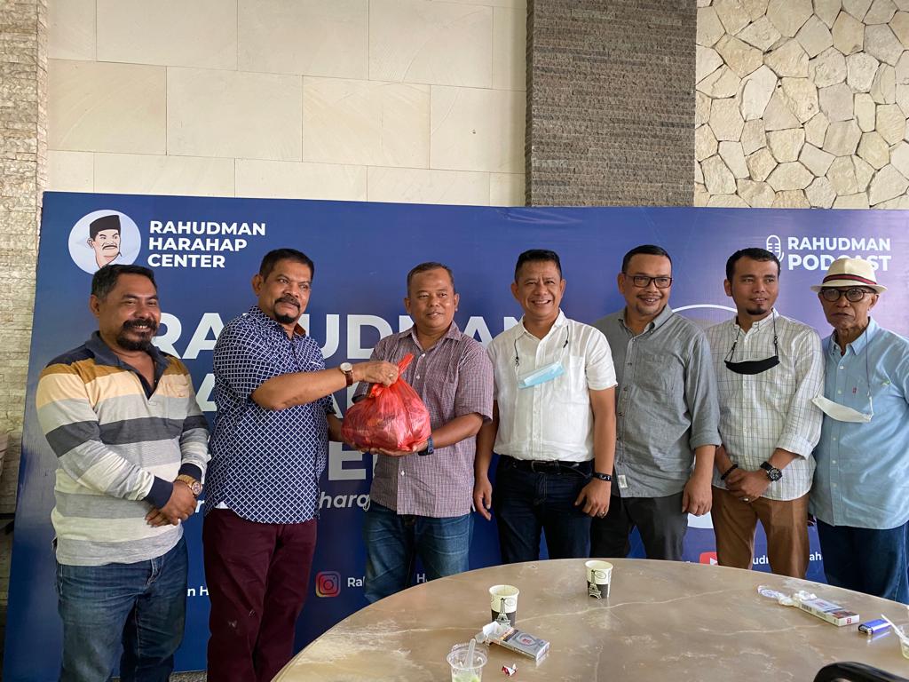 Punggahan, Rahudman Beri Daging Sapi ke JMSI dan Pewarta