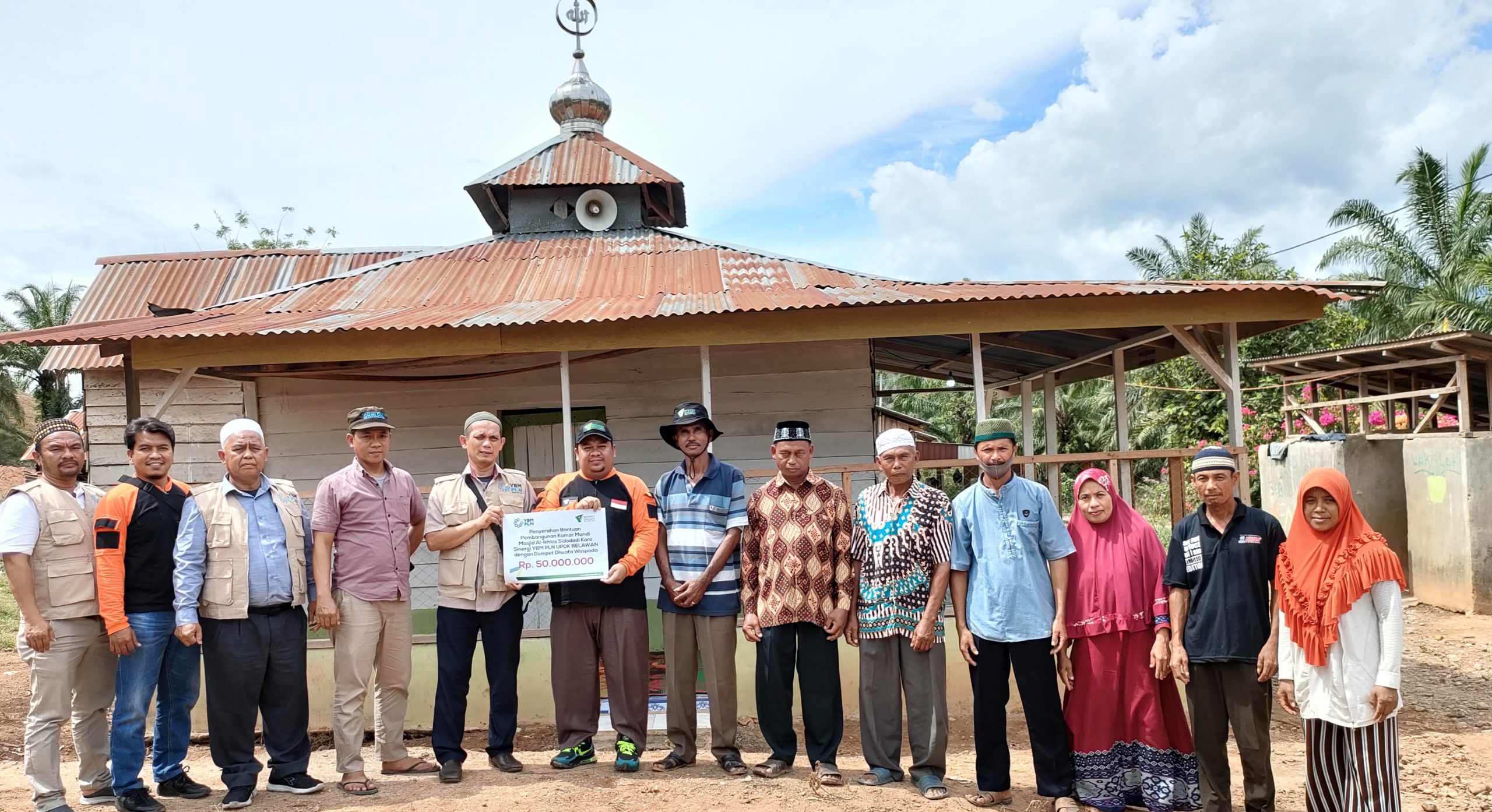 DD Waspada Bersama YBM PLN UPDK Belawan Bangun Fasilitas MCK