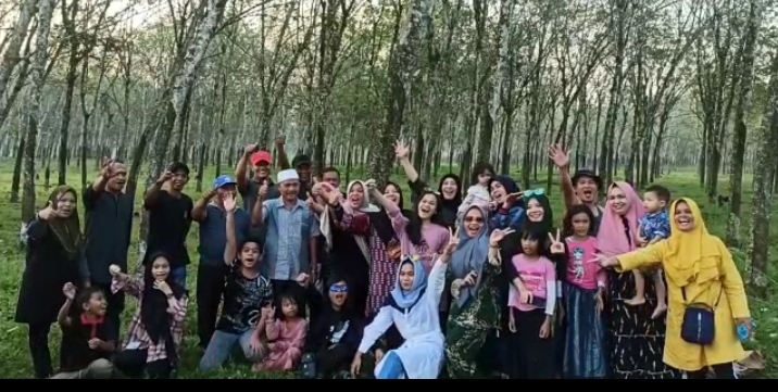 Jelang Ramadhan 1443 H, STM Arisan Saroha Berdarmawisata ke Pemandian Karang Anyer