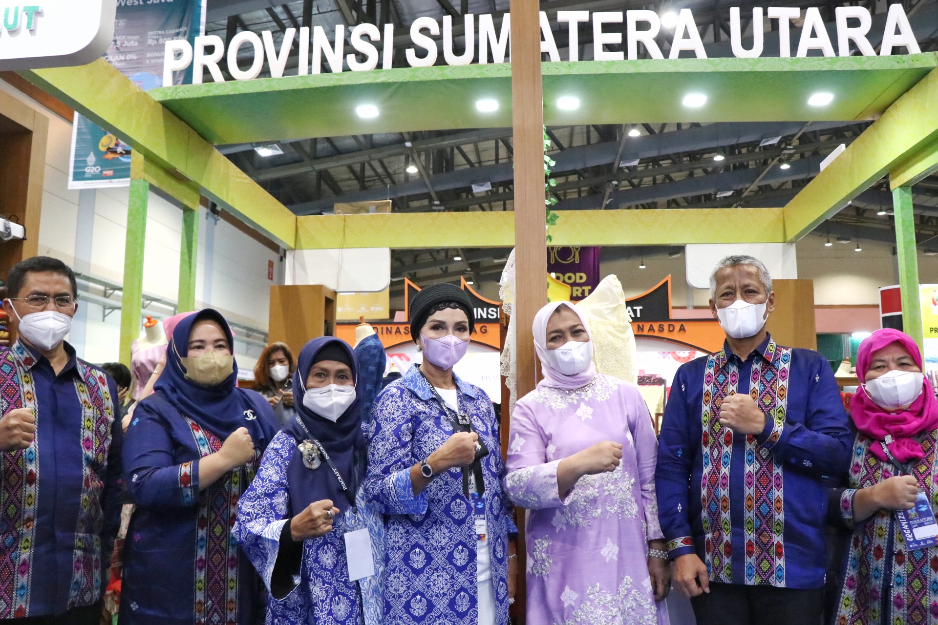 Nawal Lubis Terkesan dengan Semangat  Pegiat UMKM Sumut di Inacraft XXII