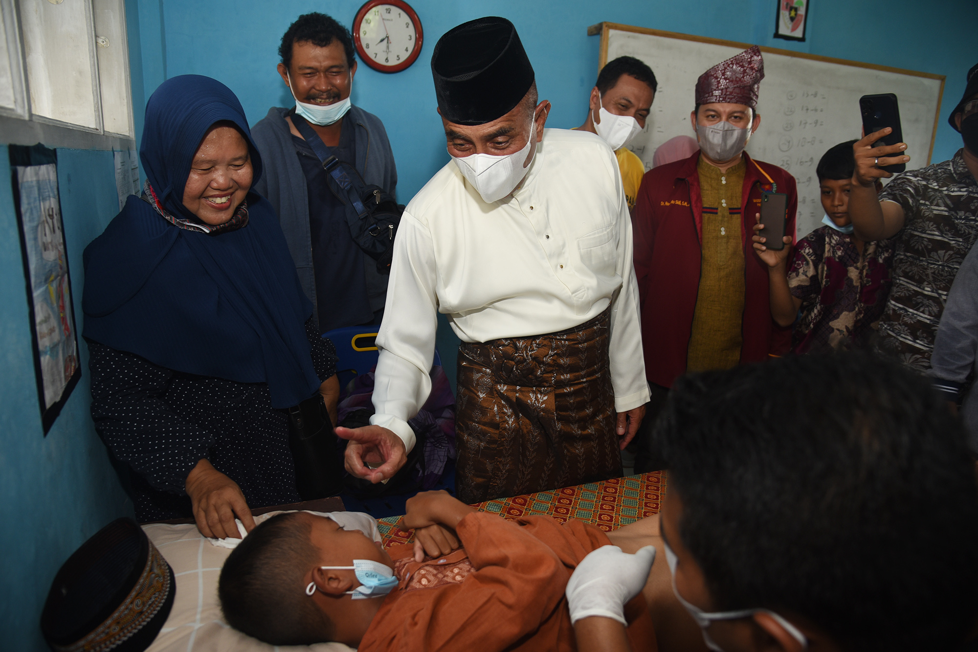 Semangati Peserta Khitanan Massal,  Edy Rahmayadi: Jangan Takut dan Tetap Semangat