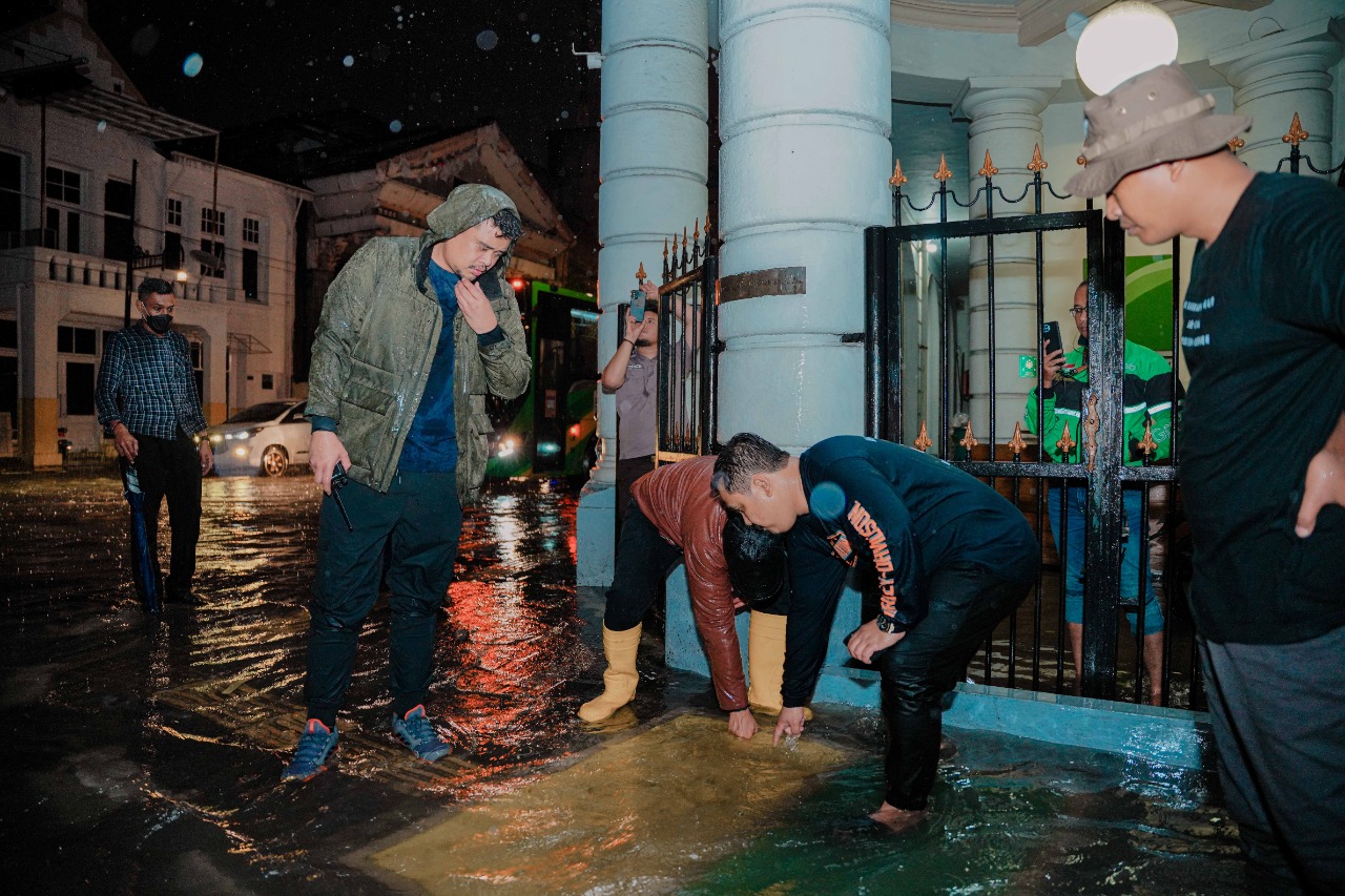 Bobby Nasution Tinjau Banjir Hingga Pukul 03.30 WIB