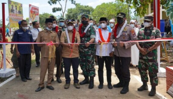 Dandim 0212/TS Bersama Plt Bupati Palas Resmikan Kampung Pancasila Desa PIR Trans Sosa IIIA Hutingg