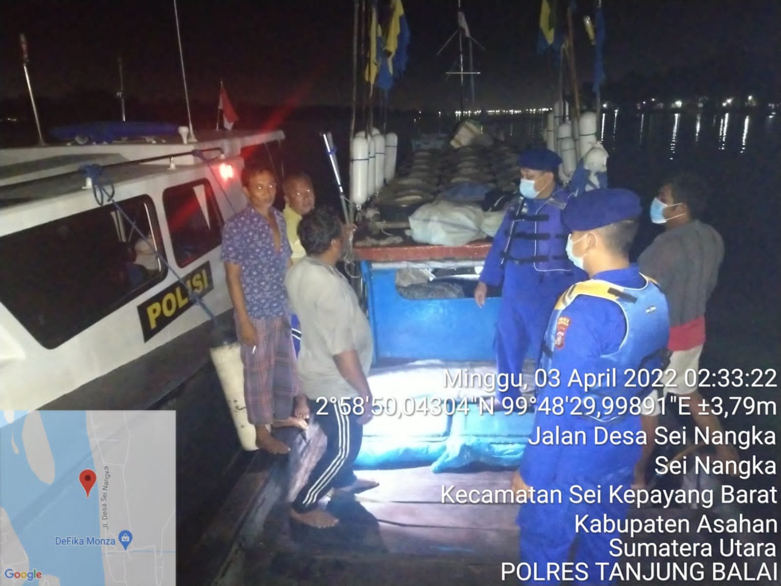 Sat Pol Air Polres Tanjung Balai Hentikan KM Kepiting Jaya yang Datang dari Laut