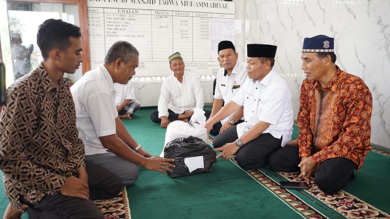 Plt Wali Kota Tanjungbalai Silaturahmi dan Laksanakan Sholat Dzuhur Berjamaah Di Masjid Taqwa Muhammadiyah