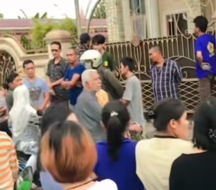 Ibu Rumah Tangga Di Kecamatan Lubuk Pakam Bunuh Diri,Usai Racuni Dua Anak Kembar nya.