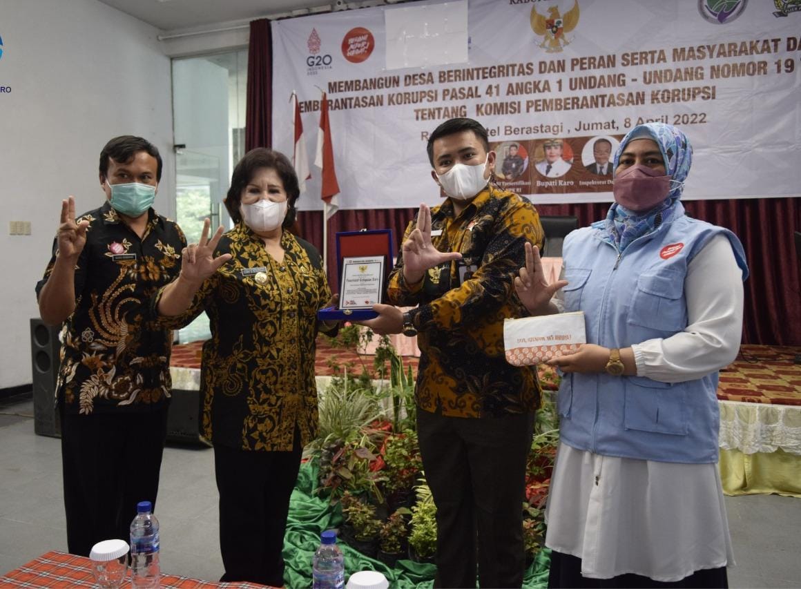 Bupati Karo Hadiri Webinar Membangun Desa Berintegritas