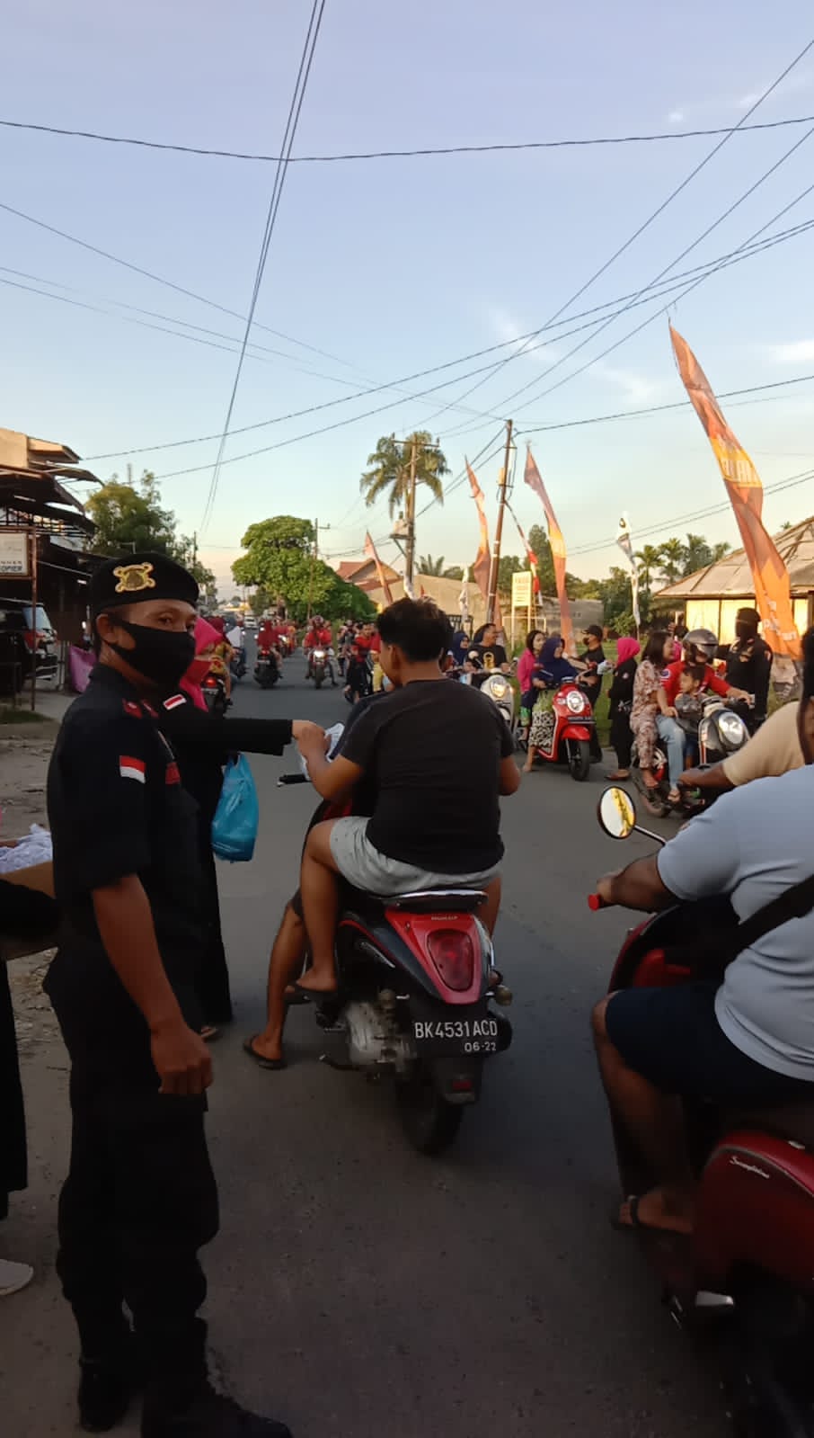 PENDAWA HAMPARAN PERAK BERBAGI TAQJIL DAN BERBUKA BERSAMA