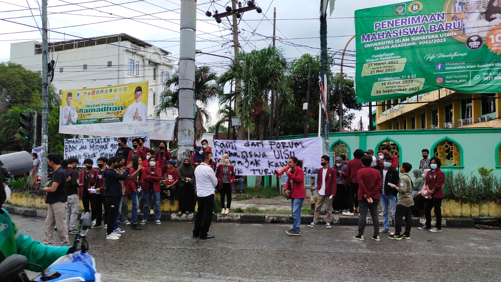 Tolak Wacana Presiden 3 Periode, Mahasiswa UISU Turun ke Jalan