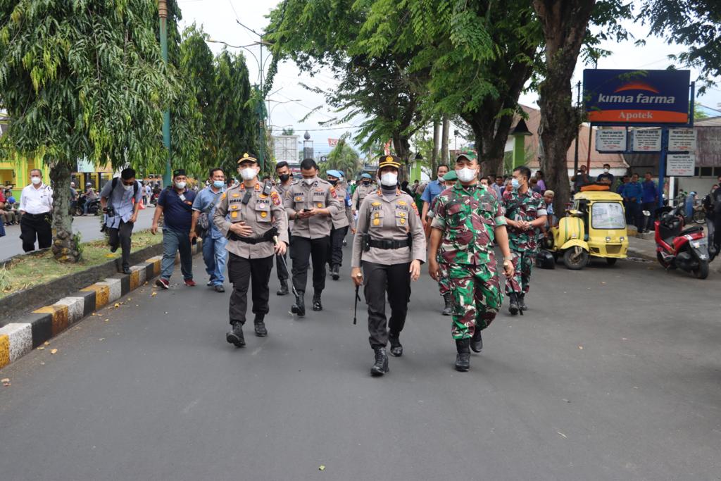 Wujud Sinergi dan Hadir di Masyarakat, Kapolres Tapsel Bantu Kawal Unras di Wilkum Polres Padangsidimpuan