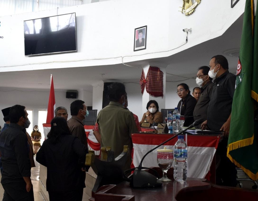 Bupati Karo Hadiri Rapat Paripurna DPRD Perihal Laporan Keterangan Pertanggungjawaban (LKPJ) Kabupaten Karo Tahun 2021.