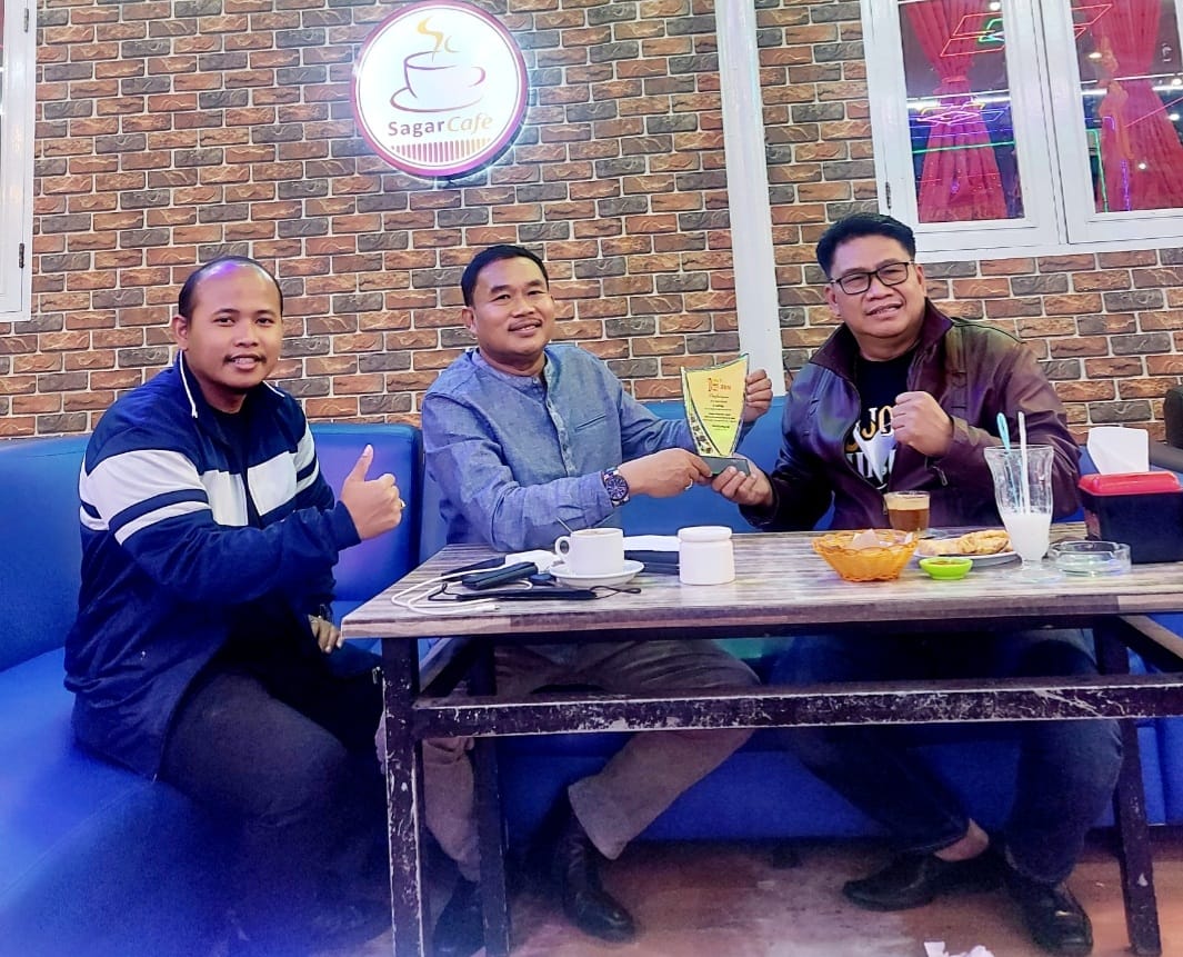 SUMUT24 Group Berikan Penghargaan Tokoh Jawa Inspiratif Kepada H Santoso