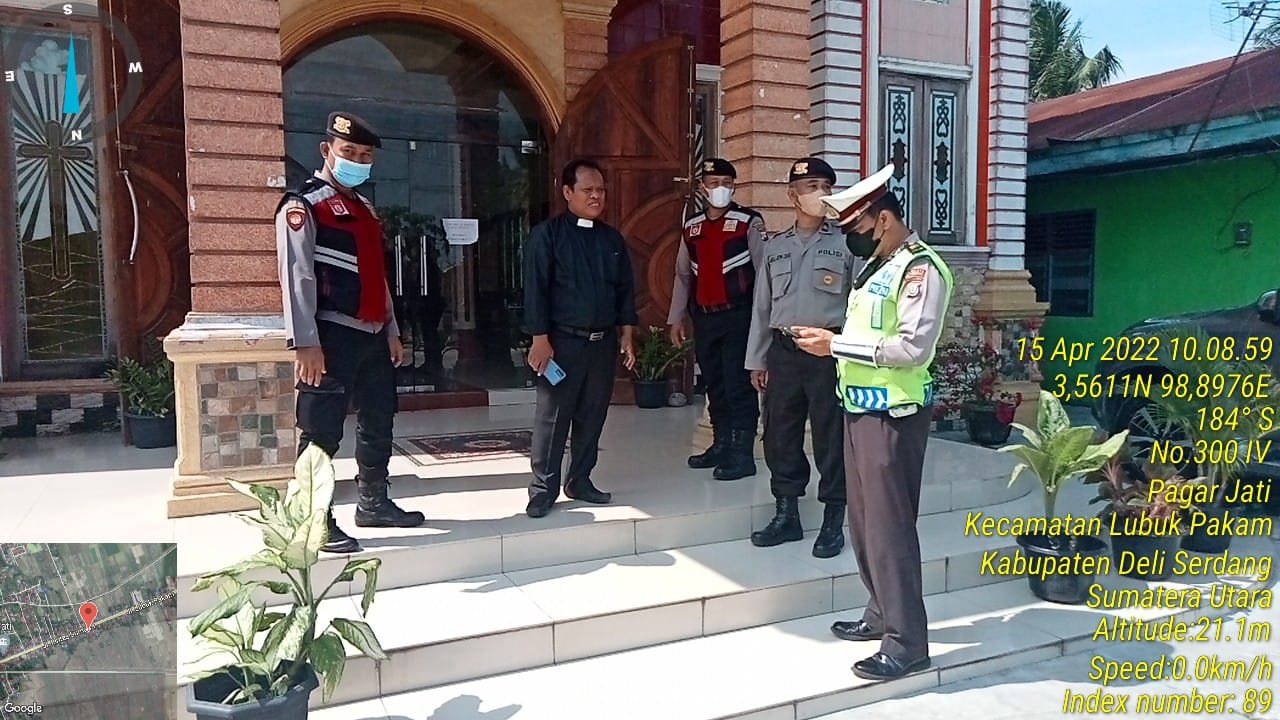 Personil Polresta Deli Serdang  Pengamanan  Ibadah Jumat Agung