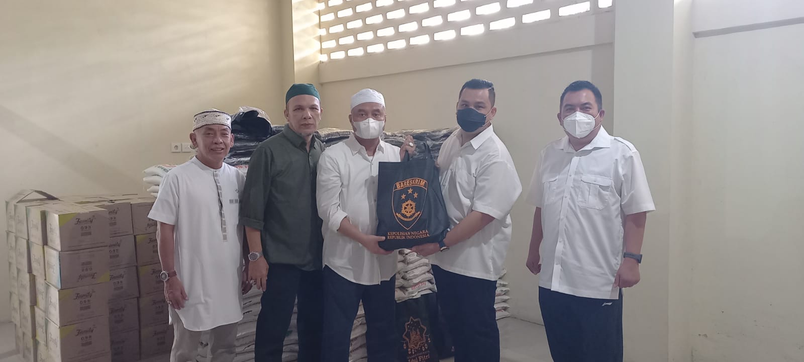Kabareskrim Komjen Agus Andrianto Salurkan Paket Lebaran Idul Fitri, Harapkan PWI Sumut Tetap Mainkan Peran Positif